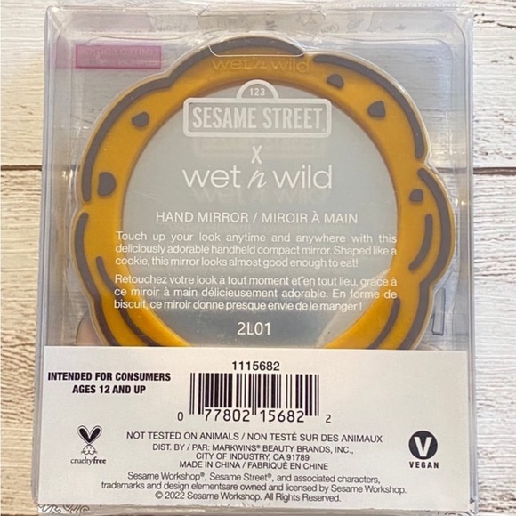 wet n wild Sesame Street Cookie Monster “Me want a Cookie” handheld face Mirror - Picture 3 of 4